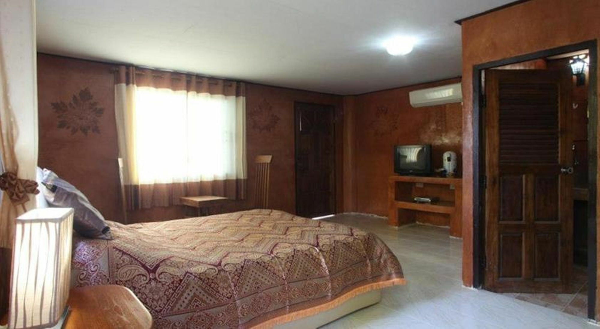 Baan Plubpla Wilai Hotel บ้านปูไข่ ภายนอก รูปภาพ