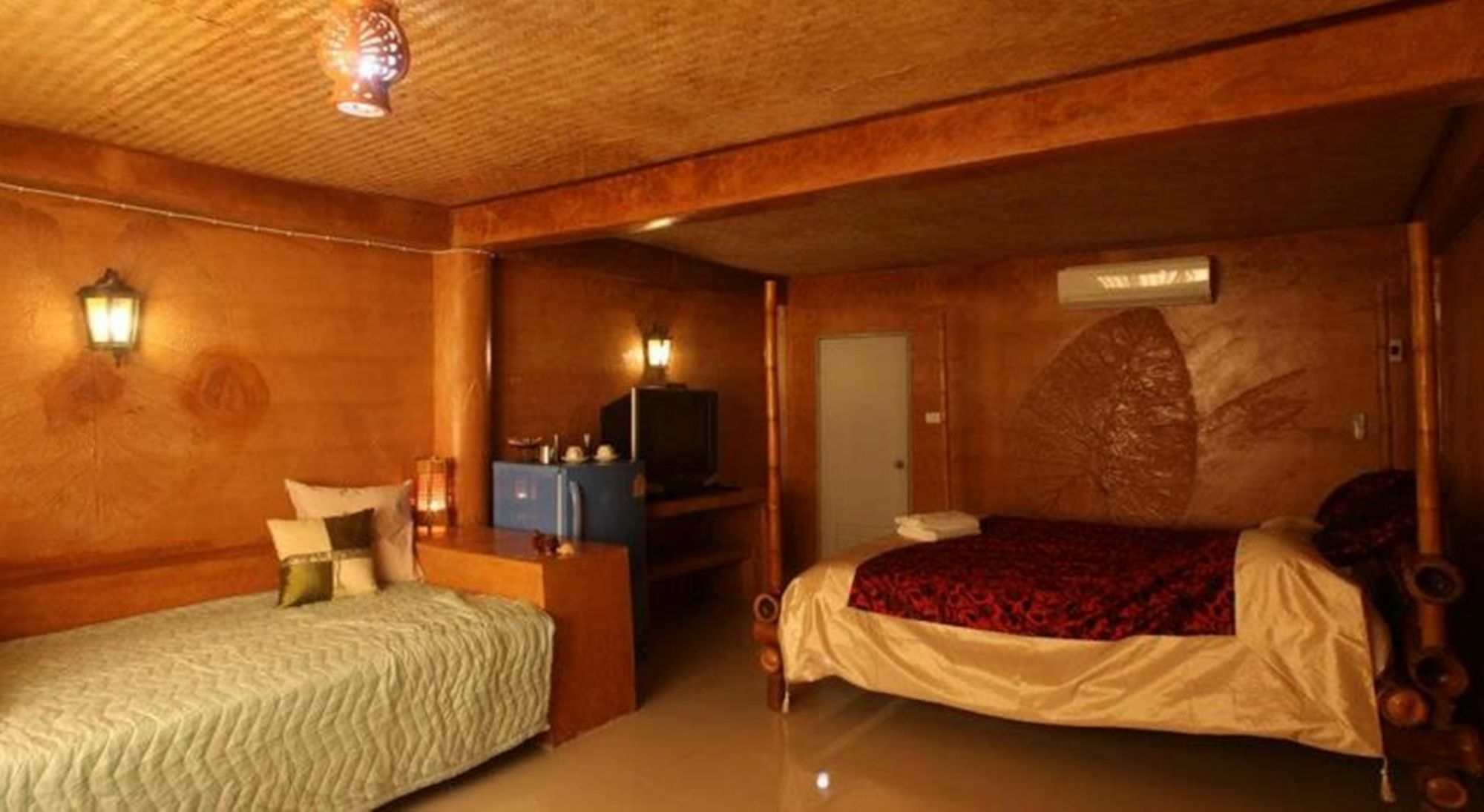 Baan Plubpla Wilai Hotel บ้านปูไข่ ภายนอก รูปภาพ