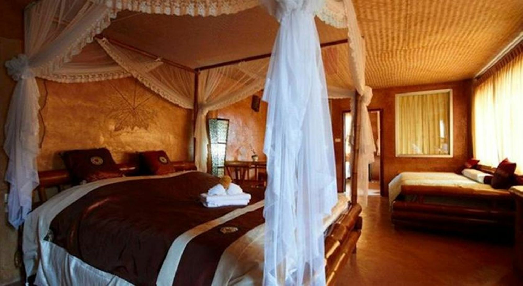 Baan Plubpla Wilai Hotel บ้านปูไข่ ภายนอก รูปภาพ
