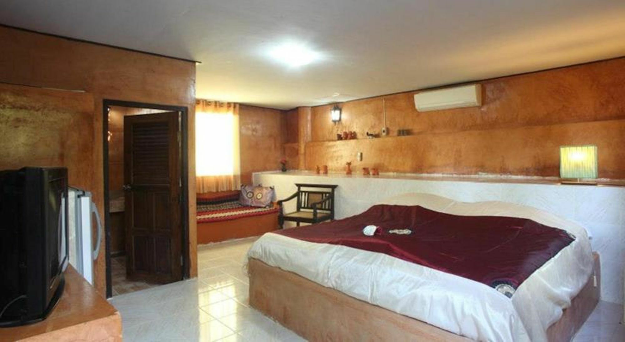 Baan Plubpla Wilai Hotel บ้านปูไข่ ภายนอก รูปภาพ
